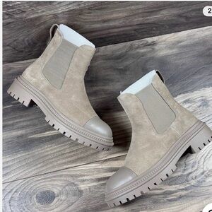 Steve Madden Chelsea Boot (Women)